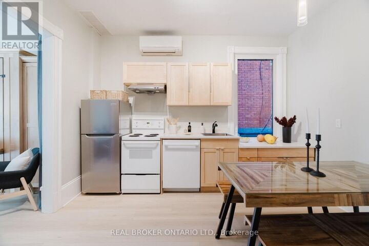 Property Photo:  33 Argyle Avenue  ON K2P 1B3 