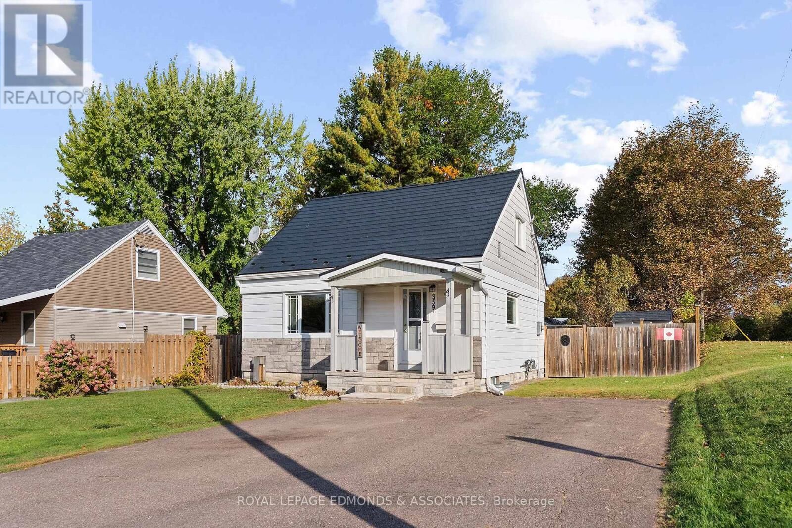 Property Photo:  359 Chamberlain Street  ON K8A 2M7 
