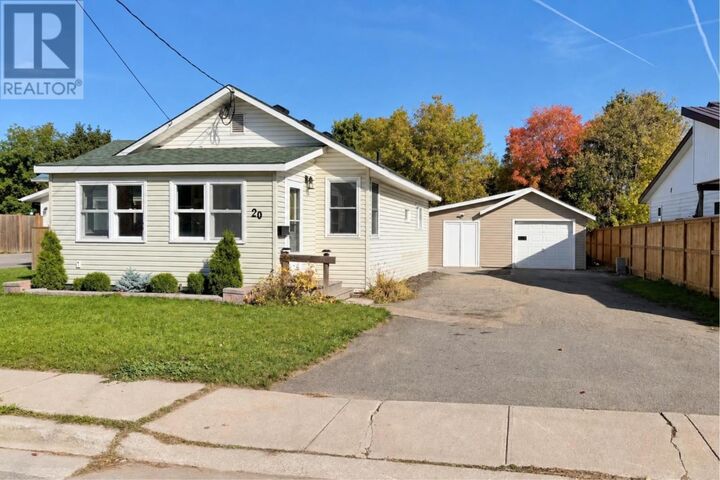 Property Photo:  20 Gladstone Ave S  ON P6B 2R6 