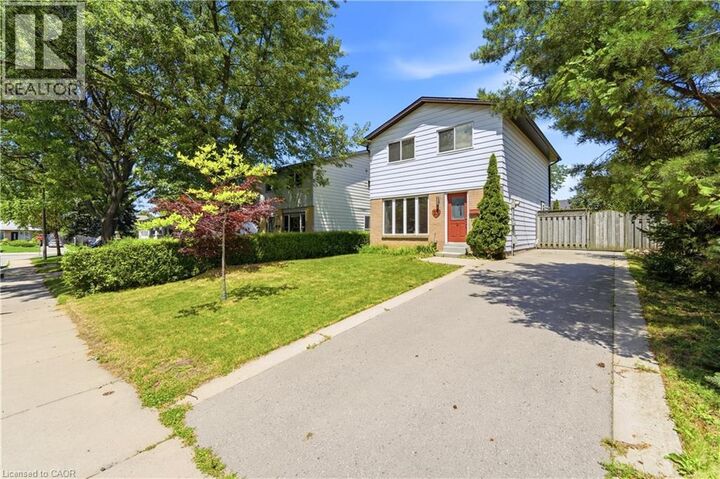 Property Photo:  23 Heatherdale Place  ON L9C 6K7 