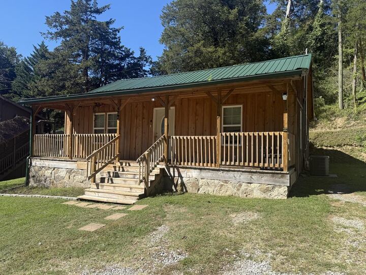 Property Photo: 5266 E Shelbiana Road KY 41501
