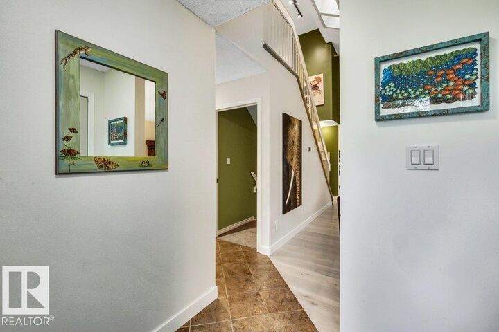 Property Photo:  6 Wakefield Place  AB T8N 3K7 