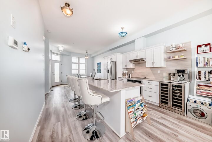 Property Photo:  9507 101 Avenue NW 414  AB T5H 4R1 