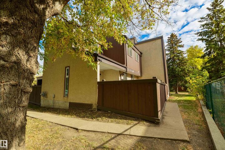 Property Photo:  7209 180 Street NW  AB T5T 3G1 