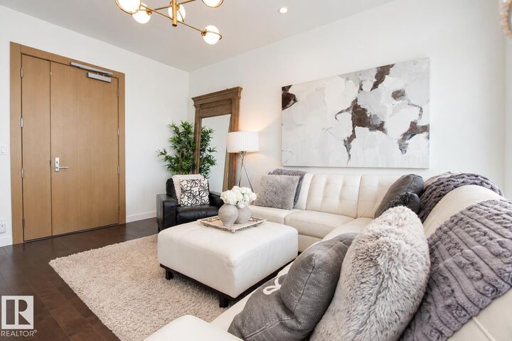 Property Photo:  10360 102 Street NW 5301  AB T5J 0K6 