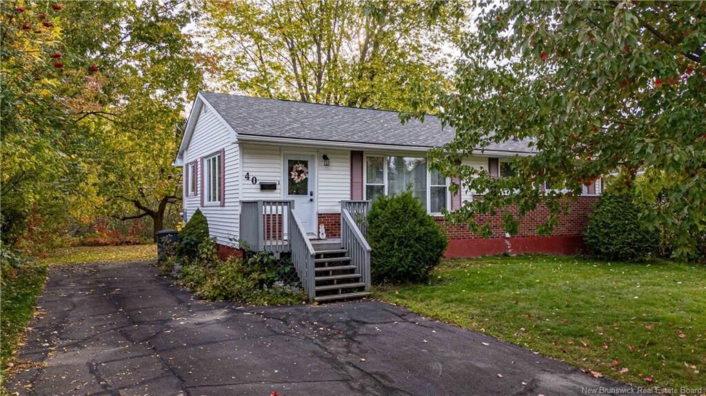 Property Photo:  40 Hillcourt Drive  NB E3A 1S1 