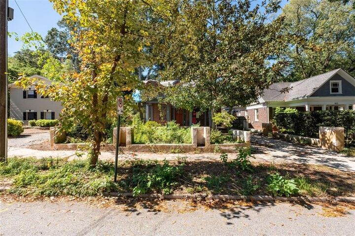 Property Photo:  818 Durant Place NE  GA 30308 