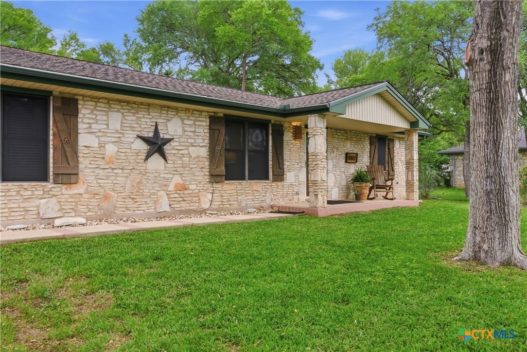 Property Photo:  11102 Salado Springs Circle  TX 76571 