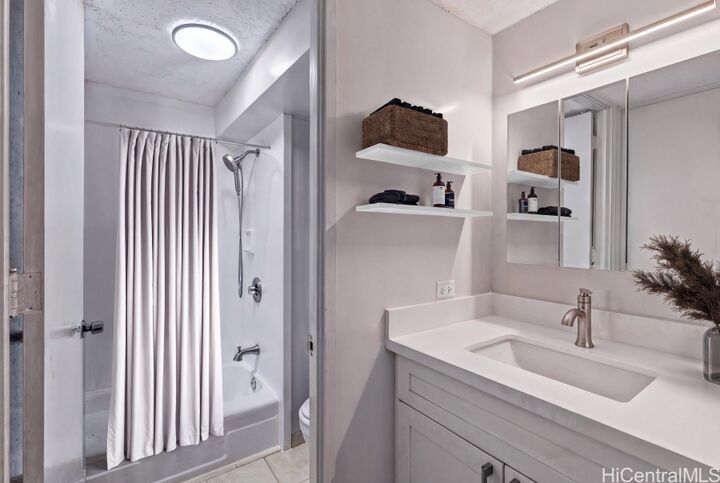 Property Photo:  1541 Dominis Street 601  HI 96822 