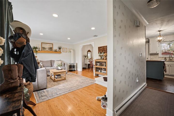 Property Photo:  919 Poplar Street  PA 18036 