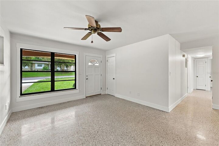 Property Photo: 107 Oak Street FL 32714