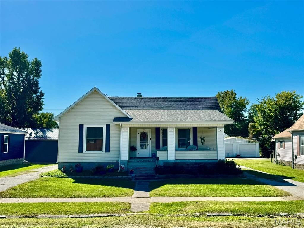Property Photo:  209 E Walnut  MO 63468 