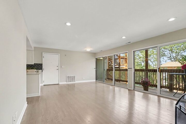 Property Photo:  5809 Oakwood Drive D  IL 60532 