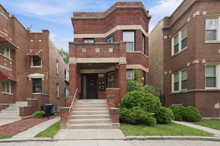 Property Photo:  6923 S Sangamon Street  IL 60621 