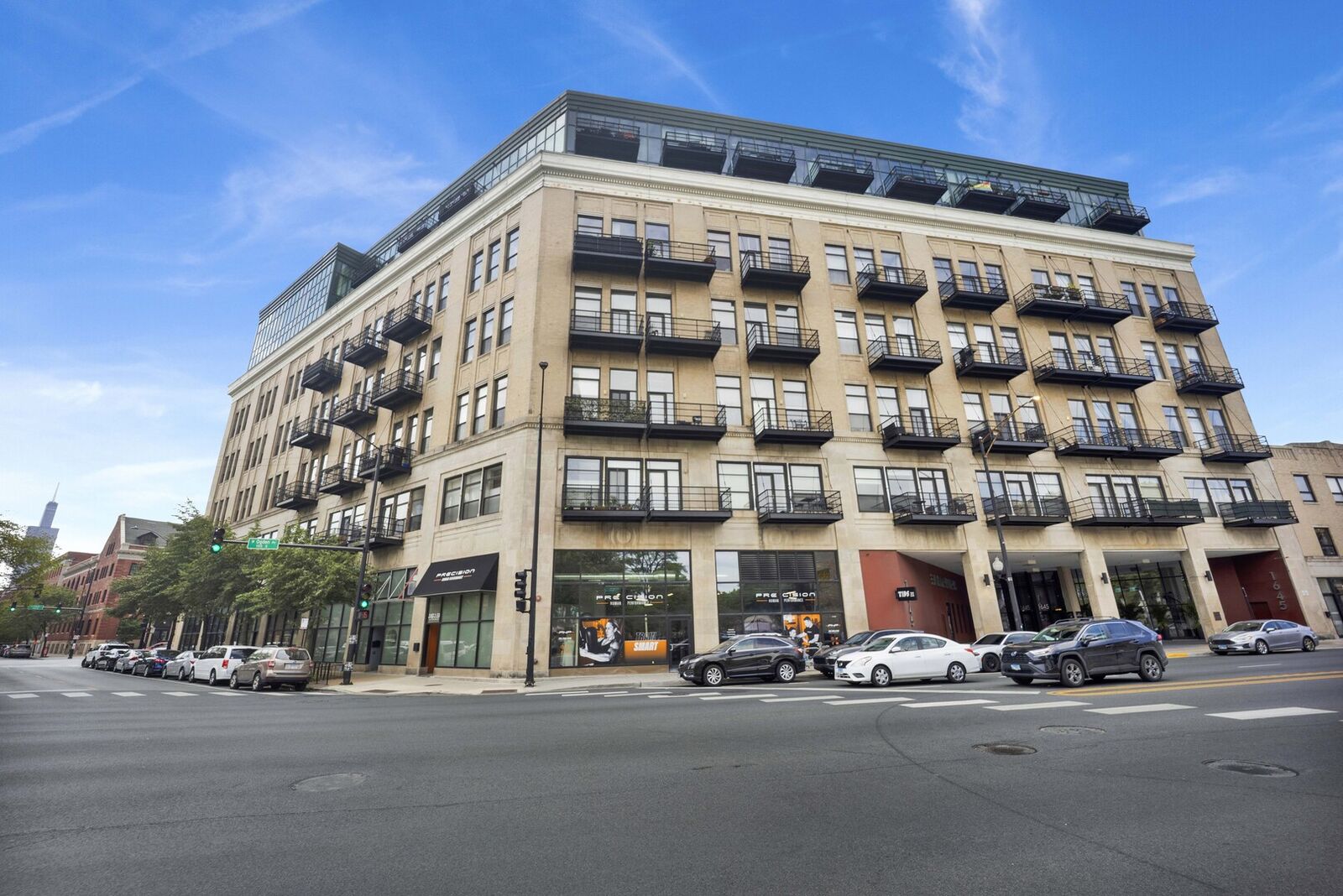 Property Photo:  1645 W Ogden Avenue 718  IL 60612 