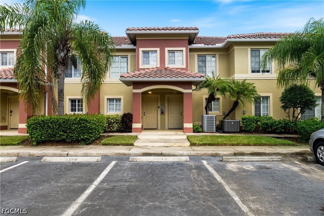 Property Photo:  9419 Ivy Brook Run 1207  FL 33913 