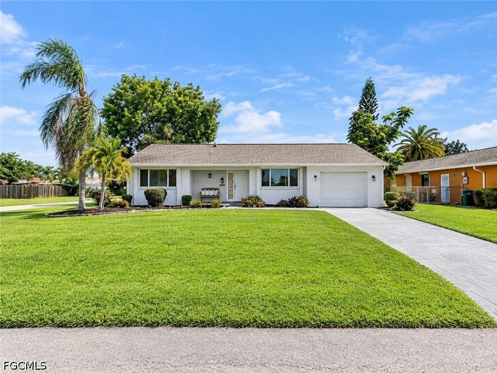 Property Photo:  3801 SE 10th Avenue  FL 33904 