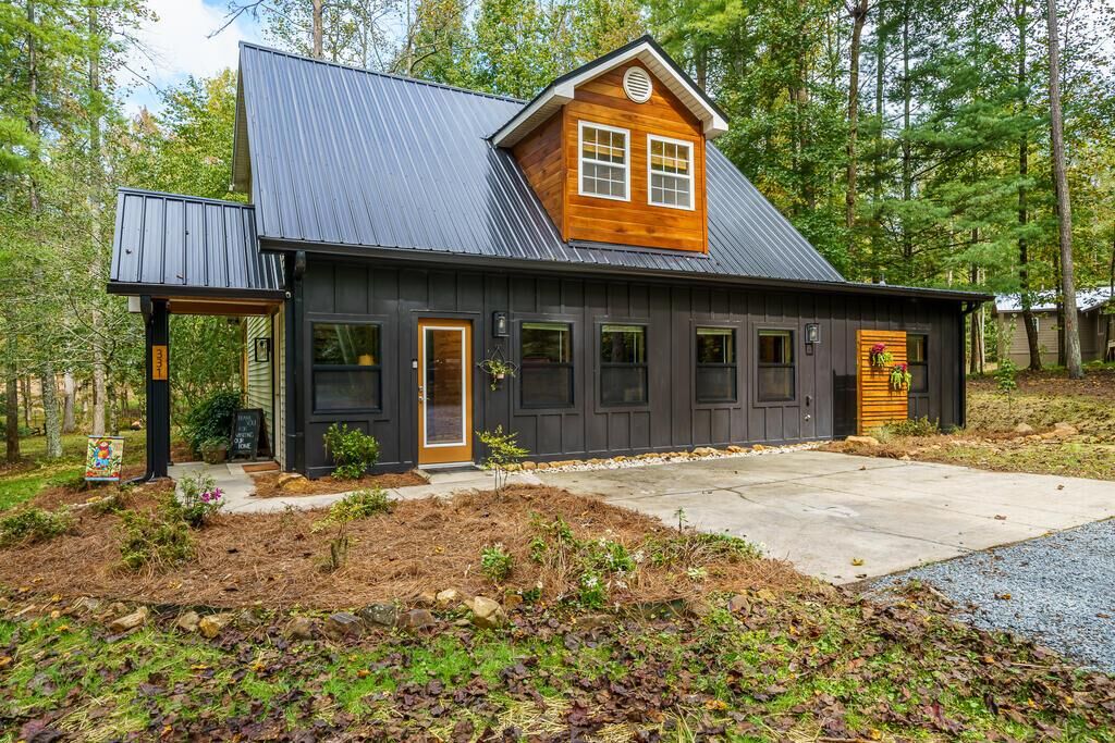 Property Photo:  331 Rocky Hollow Road  GA 30536 