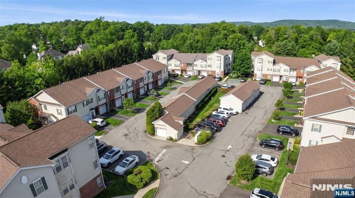 Property Photo:  18 Windsor Drive  NJ 07035 