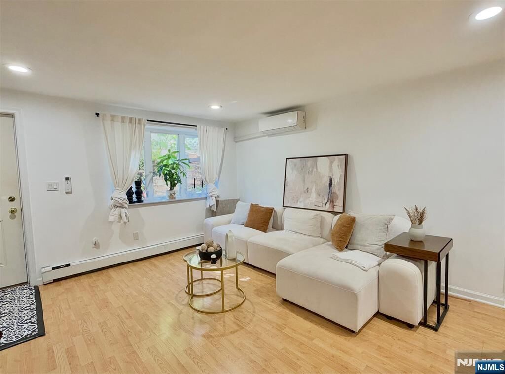 Property Photo:  12 Burdett Court 5  NJ 07020 