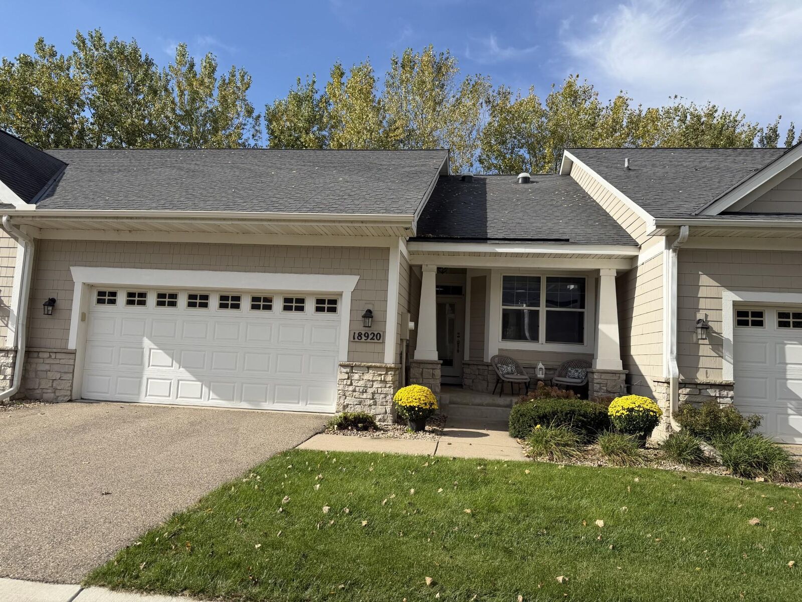 Property Photo:  18920 Dorenkemper Place  MN 55347 