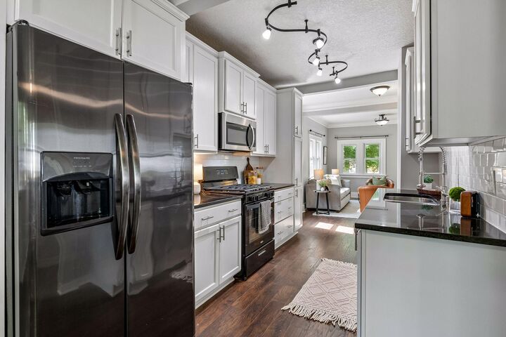 Property Photo:  862 21st Avenue SE  MN 55414 