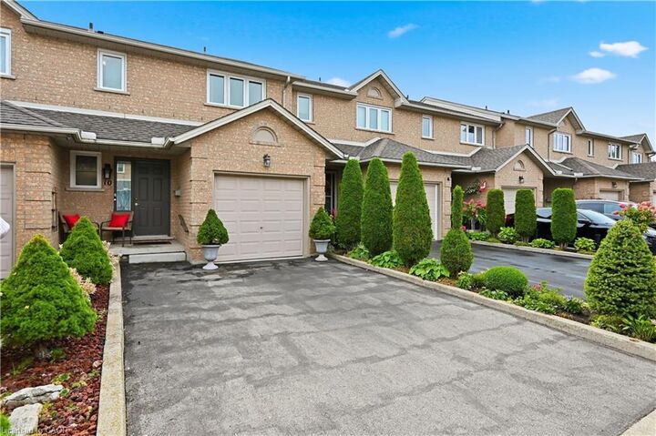 Property Photo:  1310 Upper Wentworth Street 10  ON L9A 5J3 