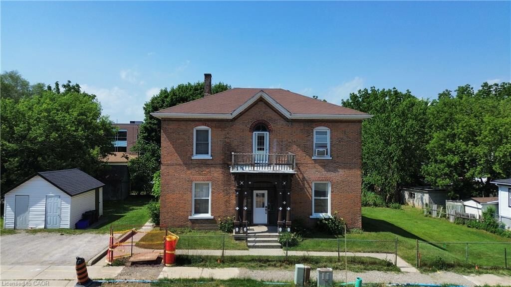 Property Photo:  209 West Street 4  ON N3Y 1S9 