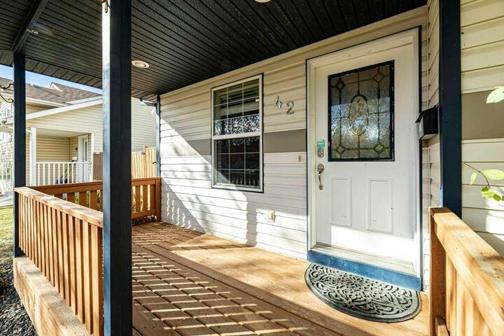 Property Photo:  42 Kendrew Drive  AB T4P 3X6 