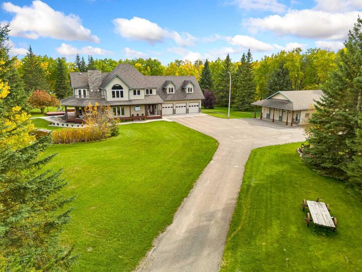 Property Photo:  101 Villa Drive  SK S0M 2K0 