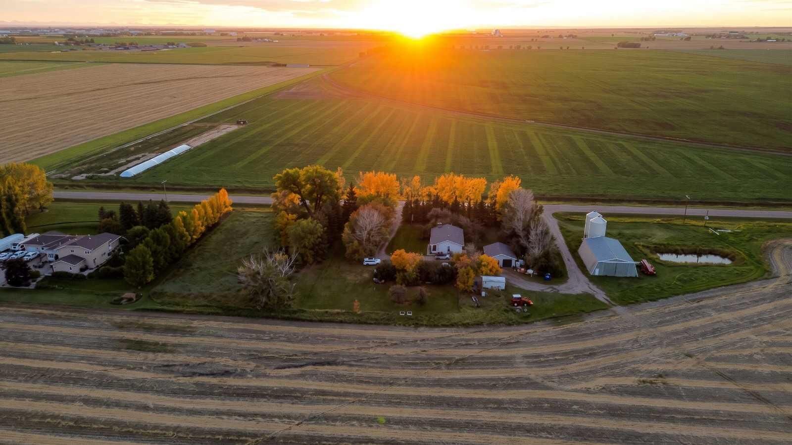 Property Photo:  93009 211 Range Road  AB T1J 5P3 