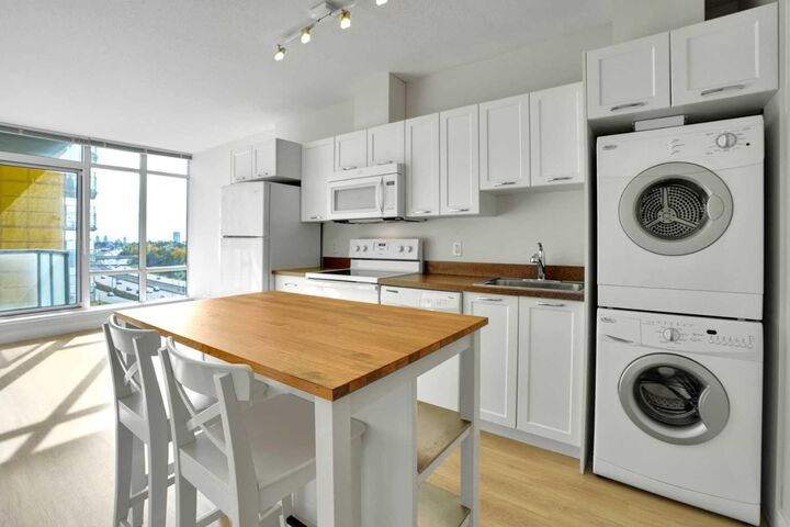 Property Photo:  3830 Brentwood Road NW 704  AB T2L 2J9 