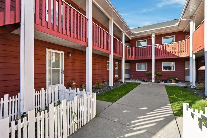 Property Photo:  717 7 Street Veterans Way 6  AB T1W 2C4 
