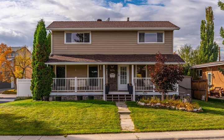 Property Photo:  404 Attica Drive SE  AB T2H 1P6 