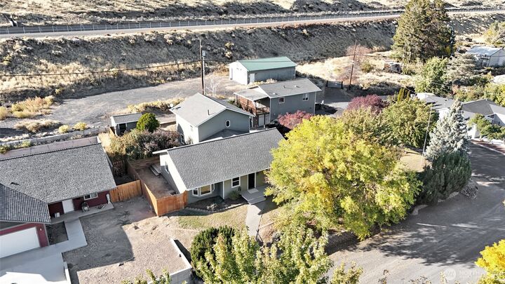 Property Photo:  1411  D Street SW  WA 98823 