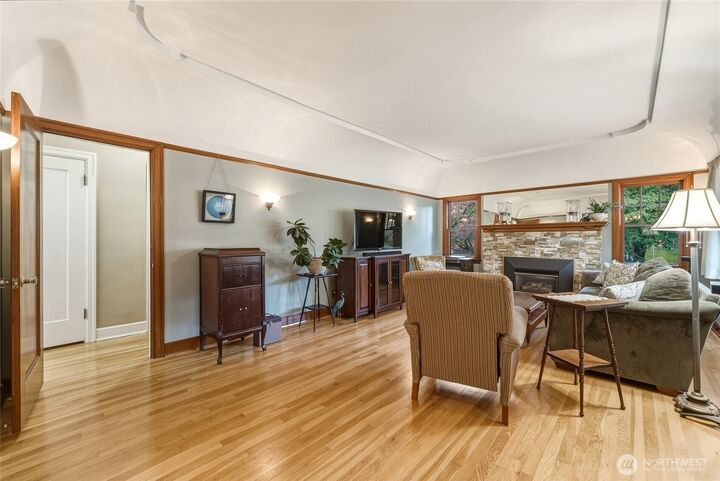 Property Photo:  641  University Street  WA 99362 