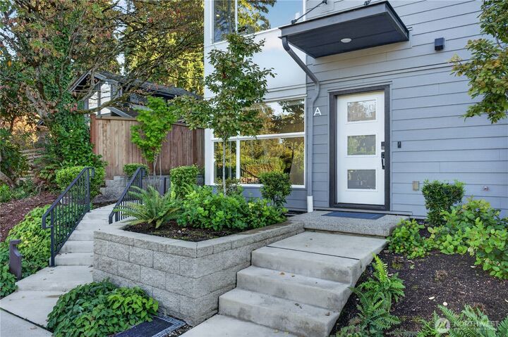 Property Photo:  2123 N 148th St A  WA 98133 