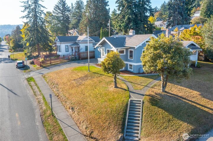 Property Photo: 800 E Laurel Street WA 98225