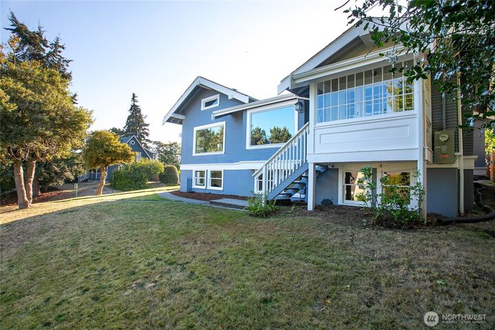 Property Photo:  800 E Laurel Street  WA 98225 