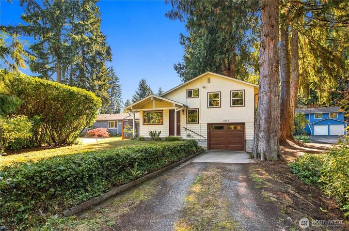 Property Photo:  18709  Ballinger Way NE  WA 98155 
