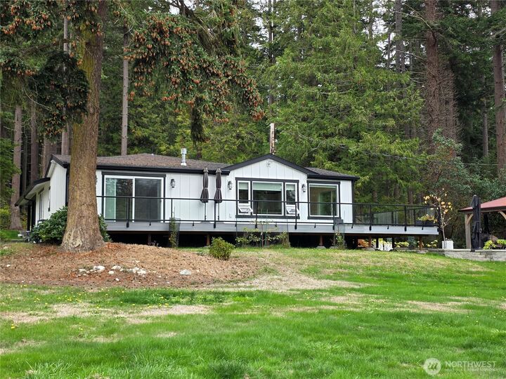 Property Photo: 167 Barnum Point Place WA 98282