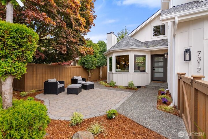 Property Photo:  7312  Fauntleroy Way SW  WA 98136 