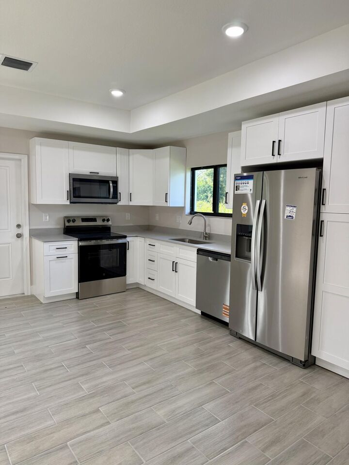 Property Photo: 4421 Timber Ridge Lane B FL 34982