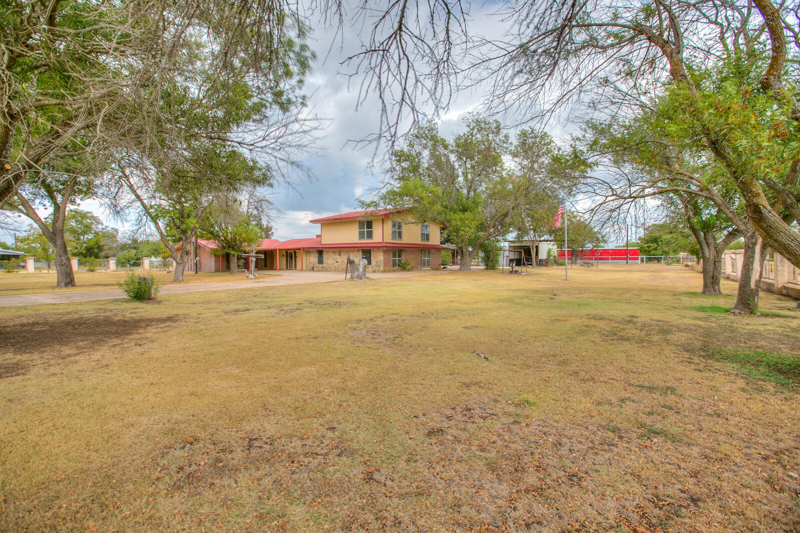 Property Photo: 208 East Street TX 76936