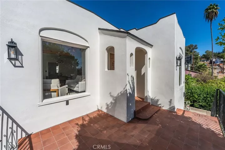 Property Photo:  3327 Minto Court  CA 90032 