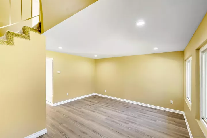 Property Photo: 5095 La Cuenta Dr CA 92124
