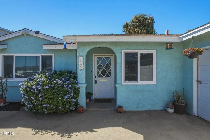 Property Photo: 4035 Del Mar Place CA 93033