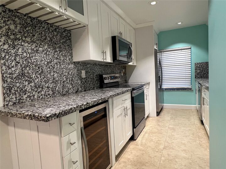Property Photo: 14113 SW 55th St FL 33175