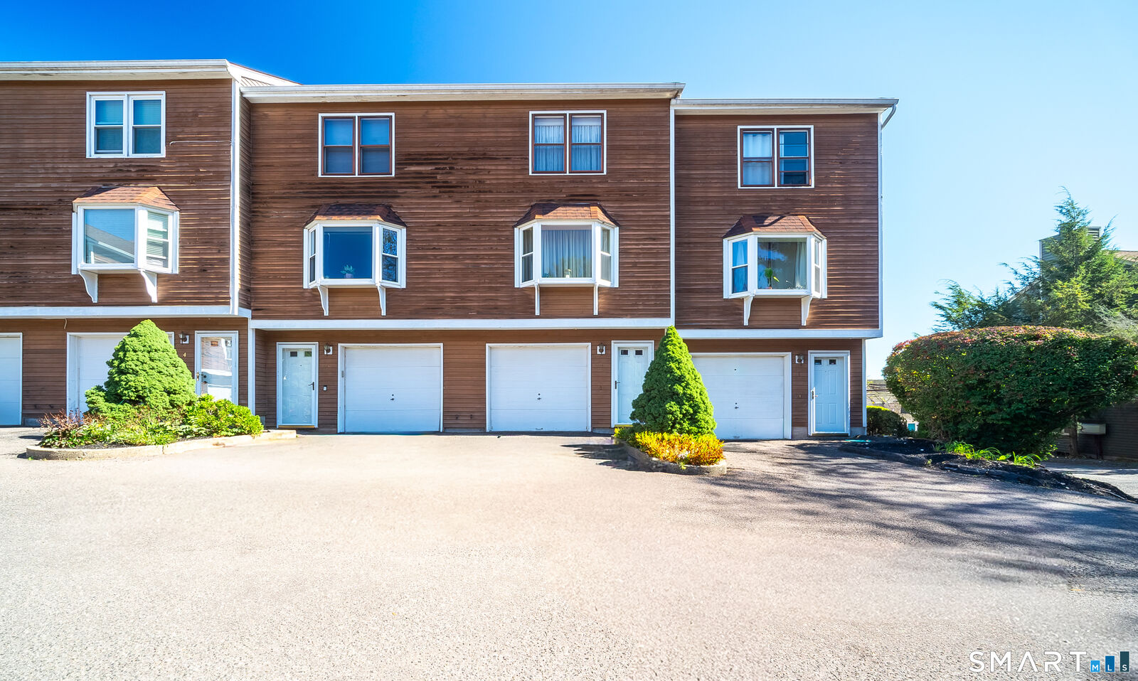 Property Photo: 690 North Colony Road 2 CT 06450