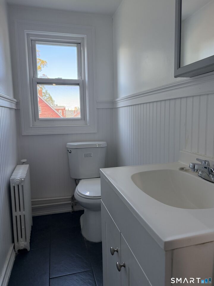 Property Photo:  68-70 Plymouth Street 68  CT 06114 